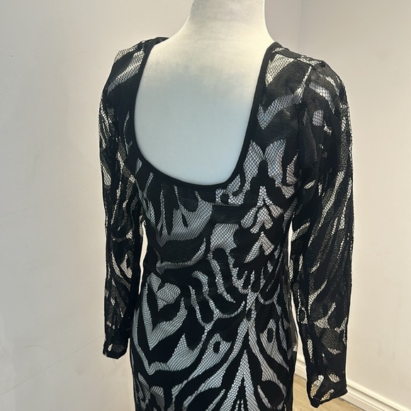 Black Lace Dress - Picture 4 of 4